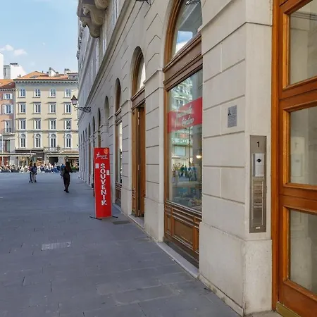 Centro I Piazza Unita